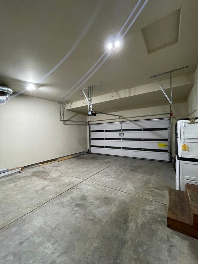 Photo - Spacious 3-Bed Home with Private Baths