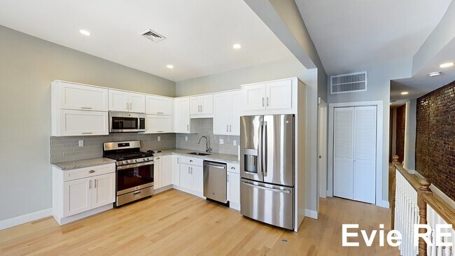 Building Photo - 44 Hano St Rental