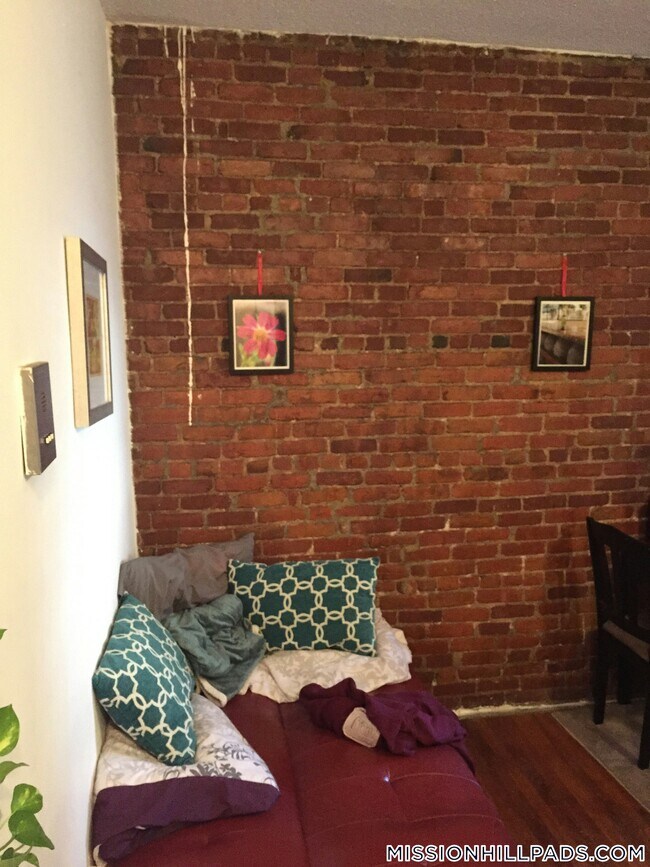 Photo - 892 Huntington Ave Unidad 3