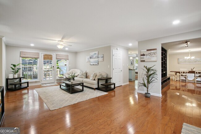 Photo - 102 Hickory Dr