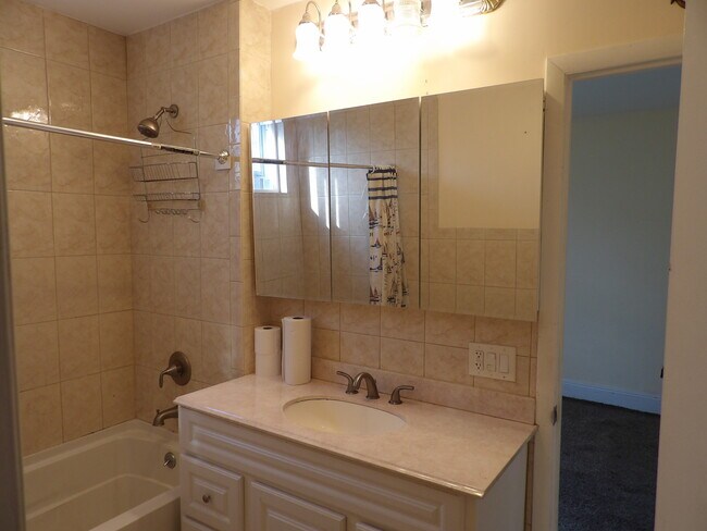 Photo - 112 Jackson Ave Unit 1