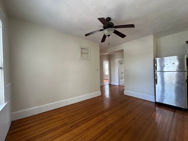 230 Bay View Ave Unit 2