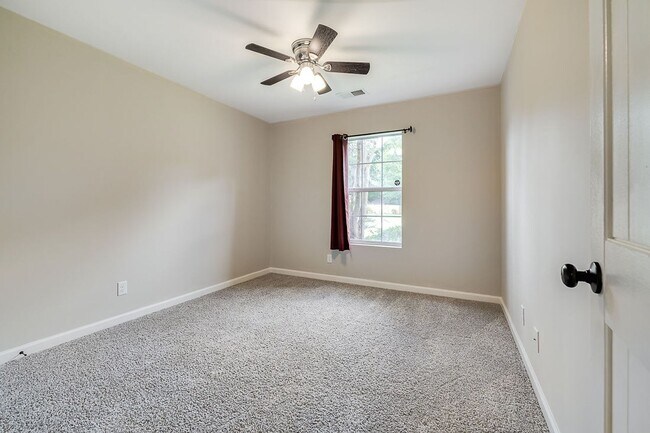 Photo - Freshly Painted 4 Bed Home on Huge Lot wit...