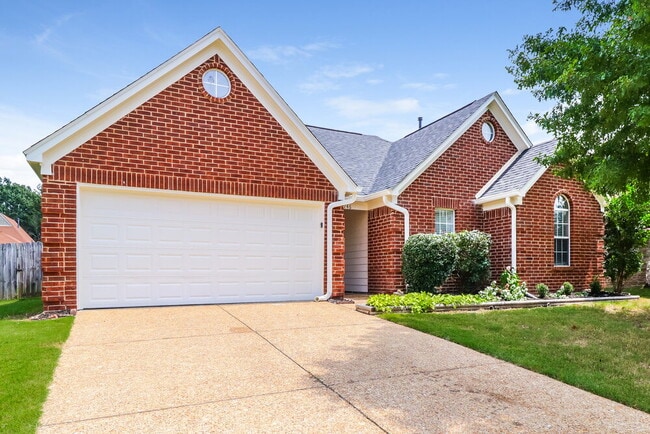 Photo - 5746 Oakley St