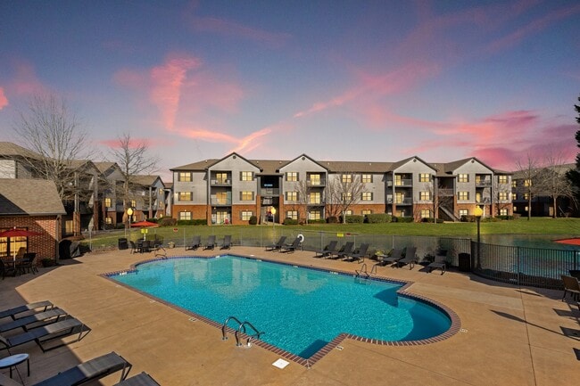 The Oaks of St. Clair pool and residential buildings