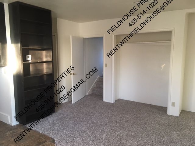 Building Photo - 42 E 400 S