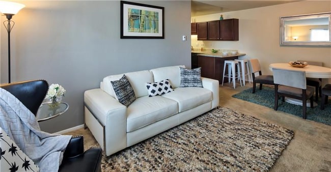 Photo - 5312 Justin Ct Unidad 203