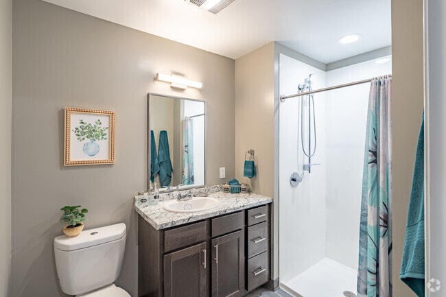 Studio - 350SF - Bathroom