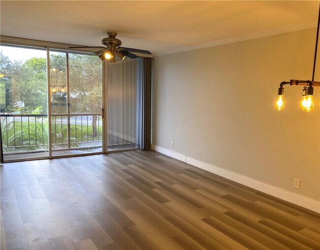 Photo - 2400 E Commercial Blvd Unit 207