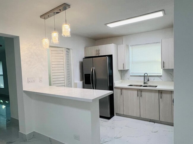 Photo - 525 NW 22nd Ave