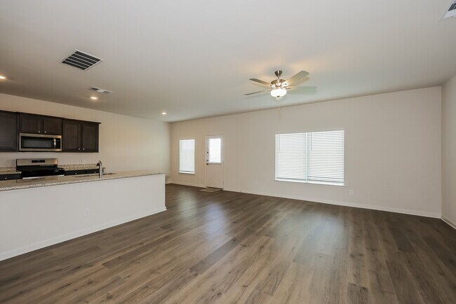Photo - 1417 Woodwinds Dr