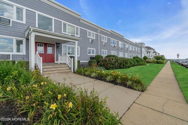 Building Photo - 210 Fifth Ave Unit 27 Rental