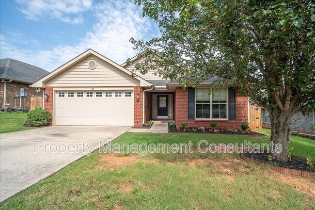108 Oak Shade Dr