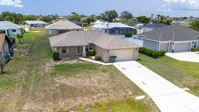 Building Photo - 1808 NW 2nd Pl Rental