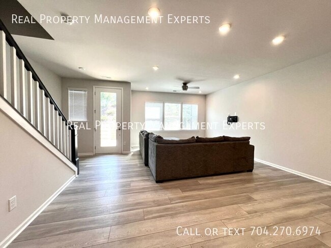 Photo - 1276 Brawley School Rd