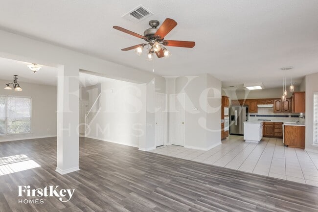 2124 Twin Creek Ln