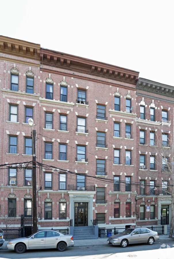 Photo - Willow Apartments