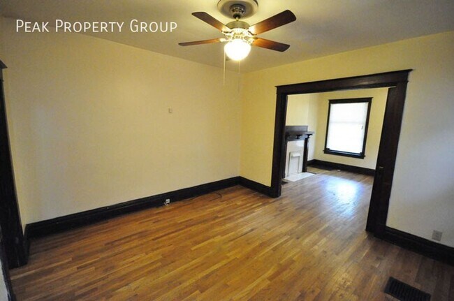 Photo - 2078 Summit St