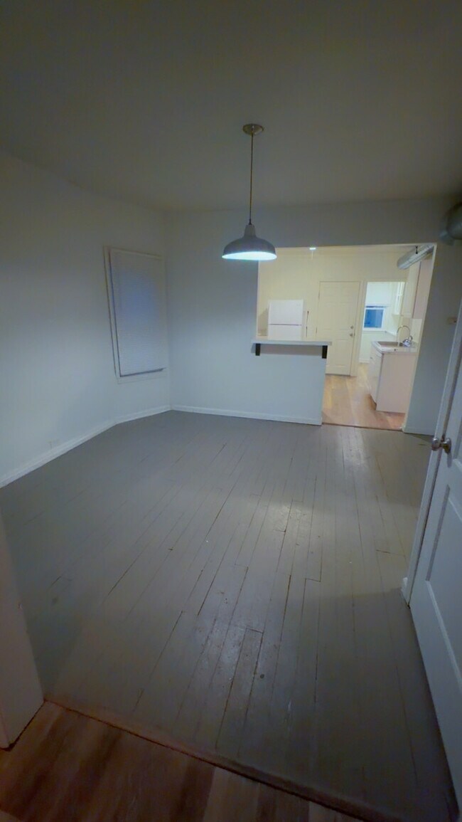 Photo - 176 W Delavan Ave Unit Upper