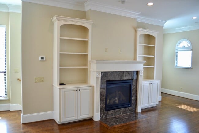 Photo - 3127 Fairdale Oaks E