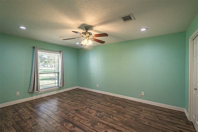 Photo - 17615 Swansbury Dr