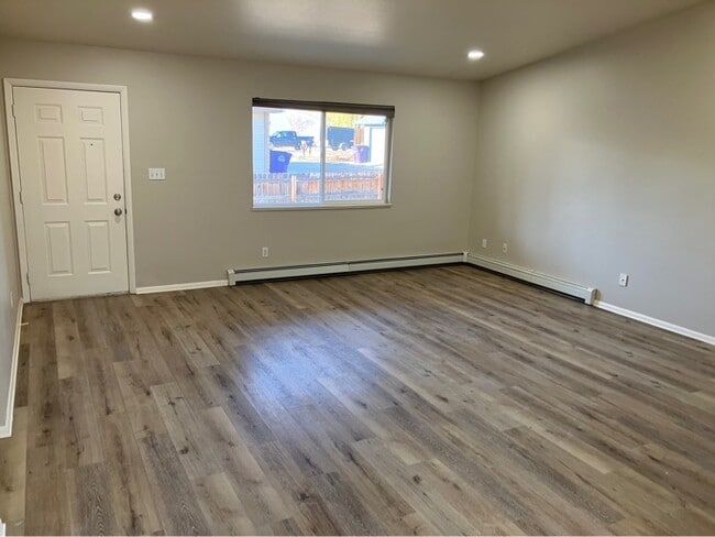 Photo - 2999 1/4 Pinyon Ave