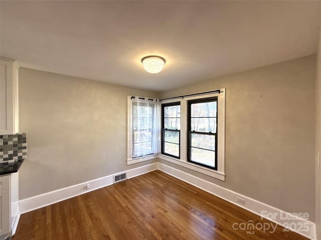 Photo - 2023 Robin Rd