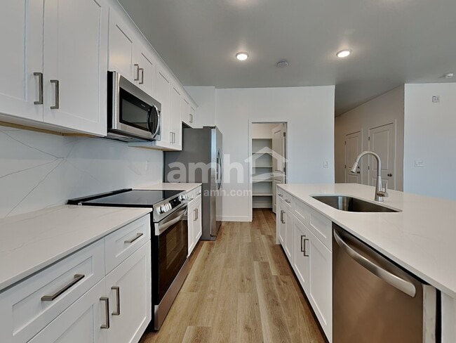 Photo - 9825 W Parkway Dr