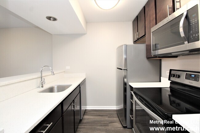 Building Photo - 1800 N Halsted St Unit 3D Rental