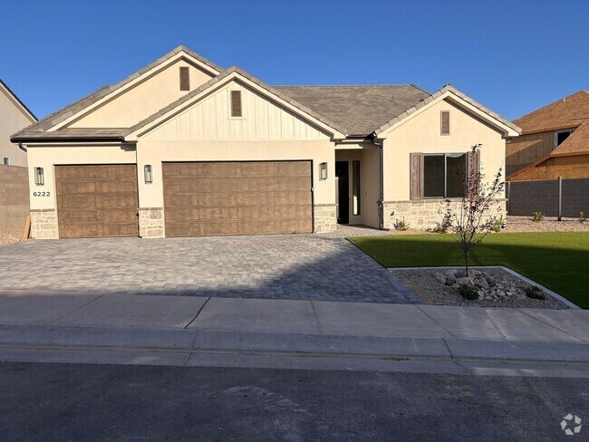 Building Photo - Brand New 4 bed 3 bath home in Desert Canyons