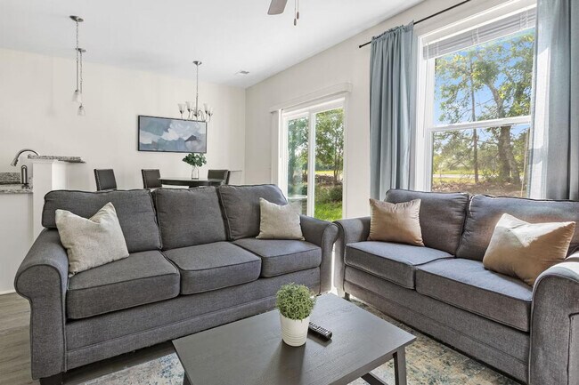 Photo - 739 Jacobs Millpond Rd Unidad ID1340517P