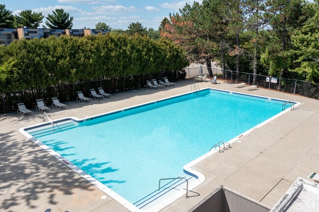 Piscina - Ridgewood Apartments