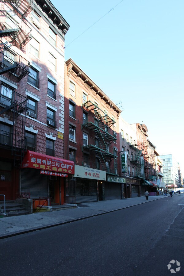 Photo - 73-75 Mott St Apartments