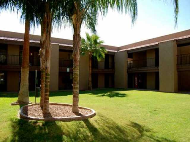 Westbluff Manor - Westbluff Manor Apartments