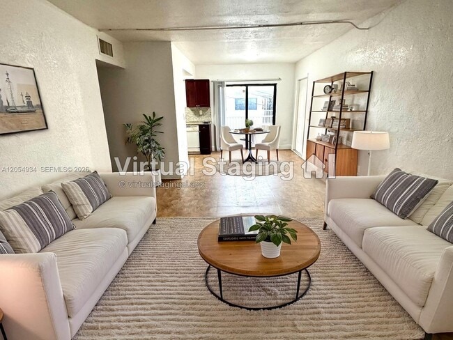 Building Photo - 1525 NE 135th St Unit 14