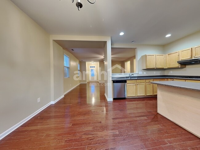 Photo - 89 Norwich Dr