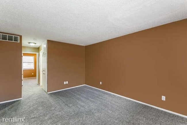 Photo - 3 br, 2 bath House - 9419 E Bluestem St