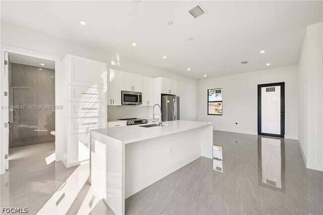 Photo - 4402 E 19th St