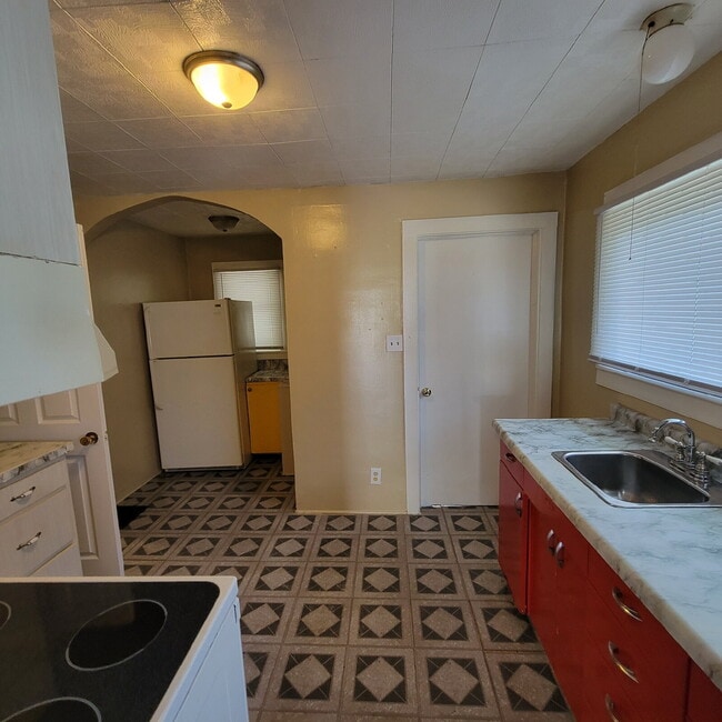 Photo - Spacious 2 Bedroom with detached 2 car garage