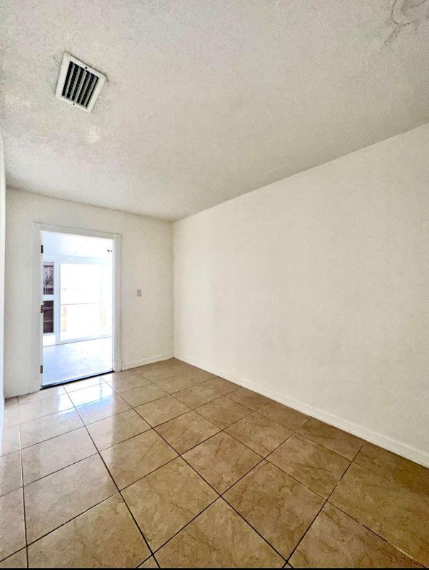 Photo - 2935 Alabama St