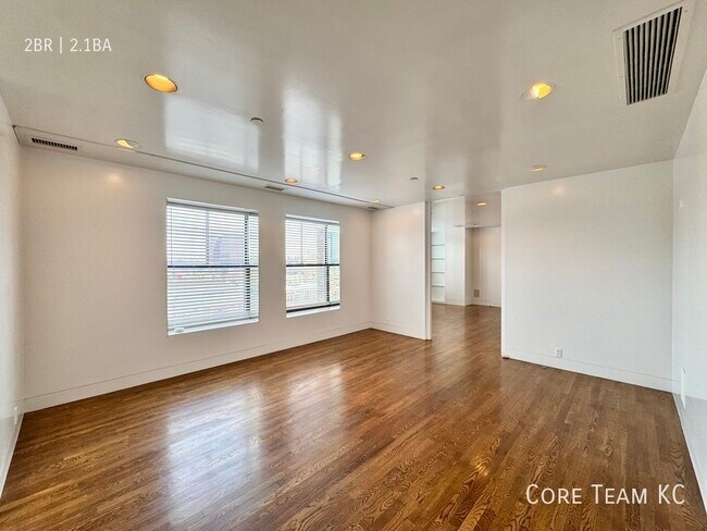 Photo - 235 Ward Pkwy Unit 901