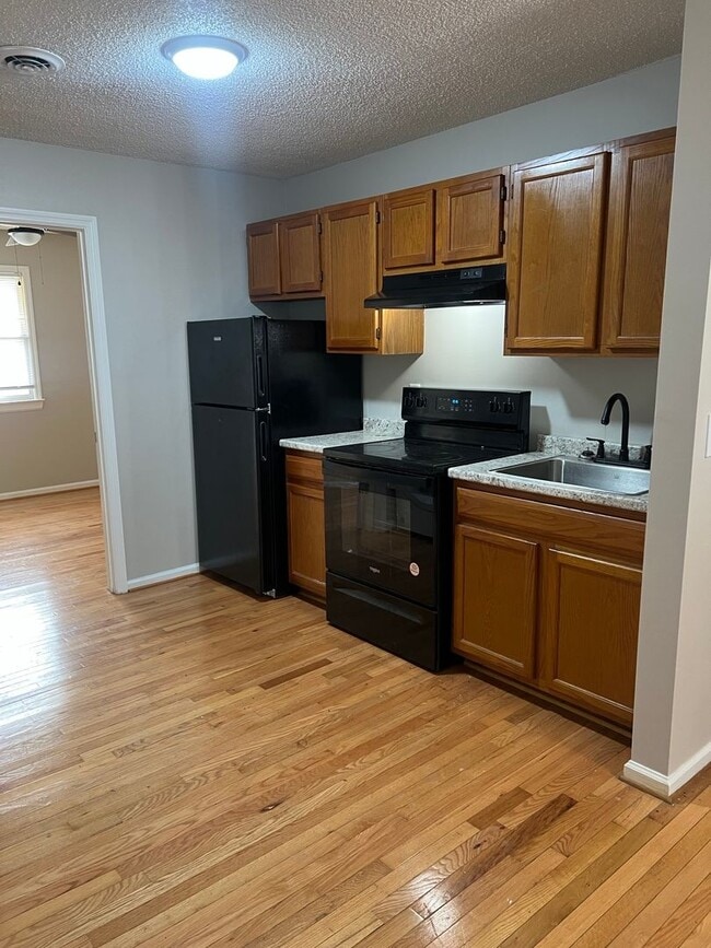 Photo - Move in Ready! Cozy & Modern 1-Bedroom Haven Unidad 409BRKHAVEN3