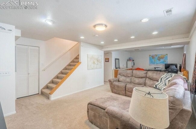 Photo - 2620 Weyburn Way