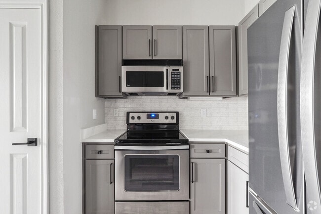 Building Photo - No Deposit! Modern 1/1 in Downtown! Unit TF1 Rental