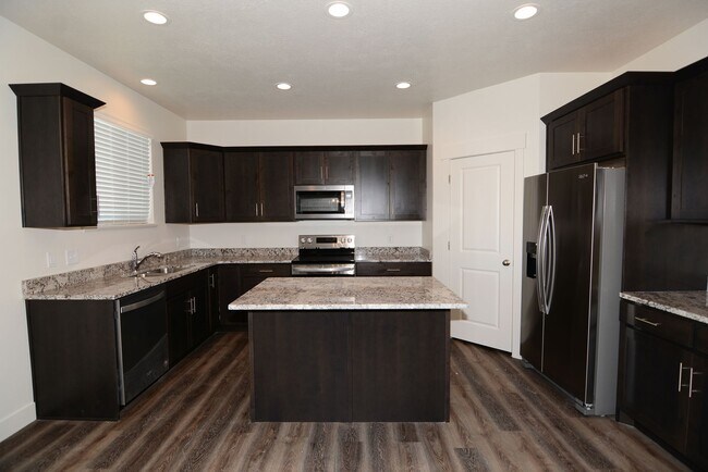 Photo - New Upscale Tremonton Home for Rent
