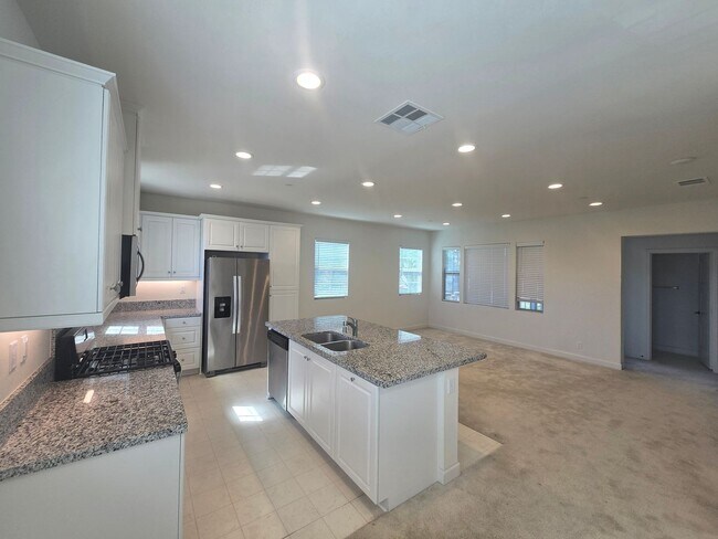 Photo - Lantana@Beach: 3 Bedroom 2.5 Bath Tri Leve...