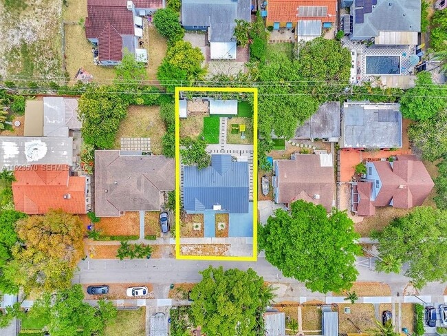 Photo - 876 NE 81st St