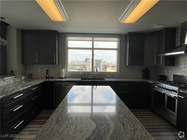 Building Photo - 150 S Las Vegas Blvd Unit 1115 Rental