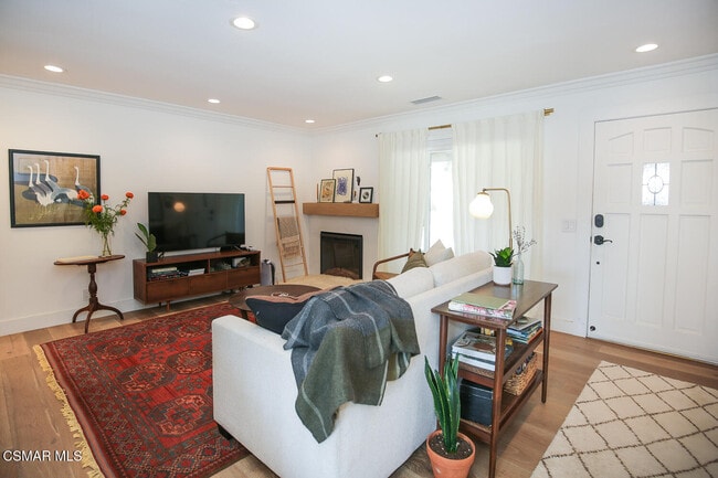 Photo - 947 Driftwood Cir