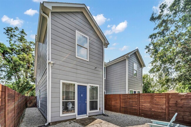 Photo - 3925 Lowden St